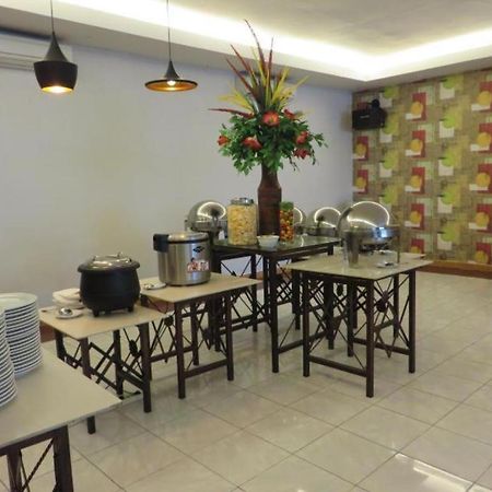 Insumo Palace Hotels & Resorts Kediri  Buitenkant foto