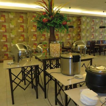 Insumo Palace Hotels & Resorts Kediri  Buitenkant foto